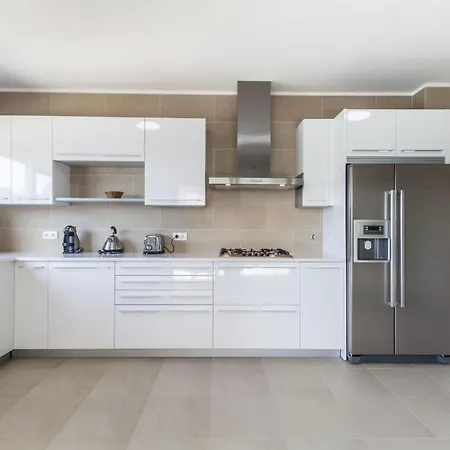 Del Rey Ii 프라이아델레이